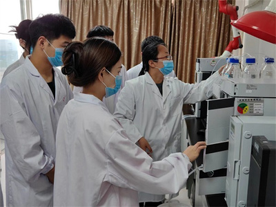 河南質(zhì)量工程職業(yè)學(xué)院食品檢測中心 以技術(shù)研發(fā)與試驗創(chuàng)新，為地方經(jīng)濟社會高質(zhì)量發(fā)展注入新動能